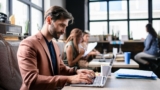 Co-Working Spaces vs. Traditional Office Spaces: Benefits, Drawbacks and Choosing the Right Coworking Space